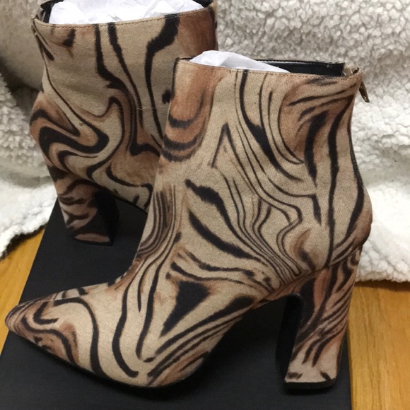 NWT Tiger Booties - Picture 5 of 5
